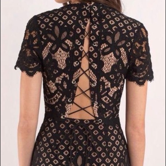 Lulu’s UO vibe lace two piece formal cocktail sexy!! - Picture 3 of 5